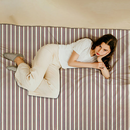 By choosing the perfect bedsheet by understanding the challenges posed by each season you can create a comfortable sleep sanctuary